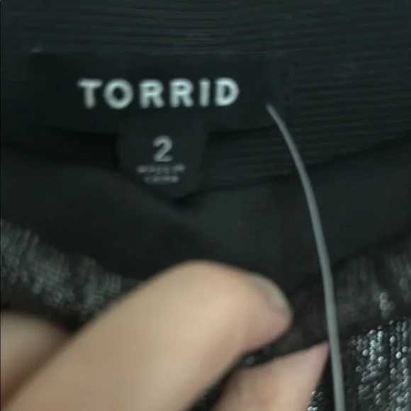 🖤🩶NEW Torrid Black/Silver Pants for Sophisticated Evenings - Picture 4 of 6